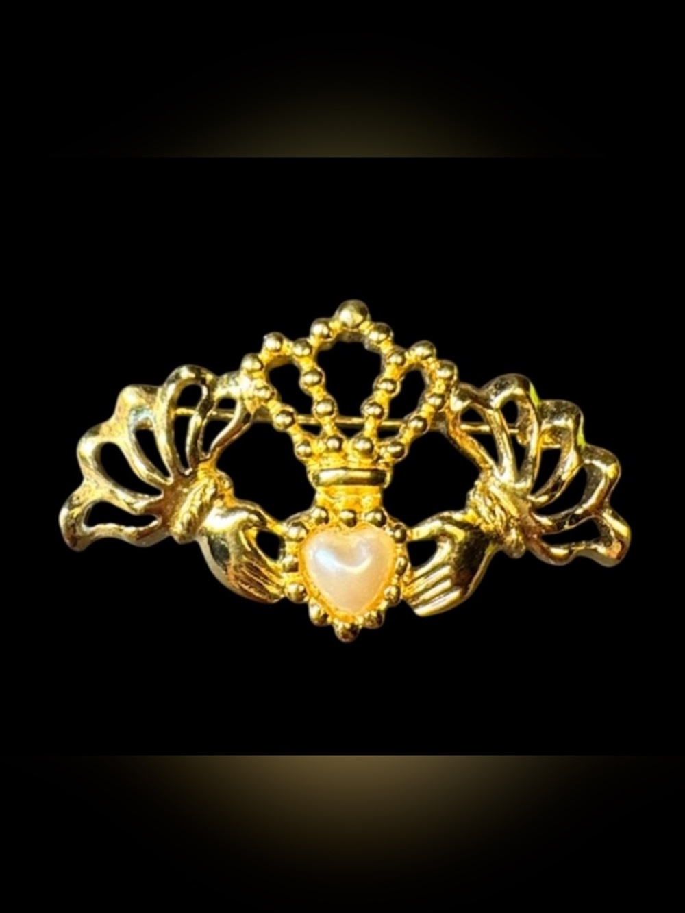 Avon Signed Vintage Irish Claddagh Gold Tone Hands Heart Crown Brooch Pin 2”